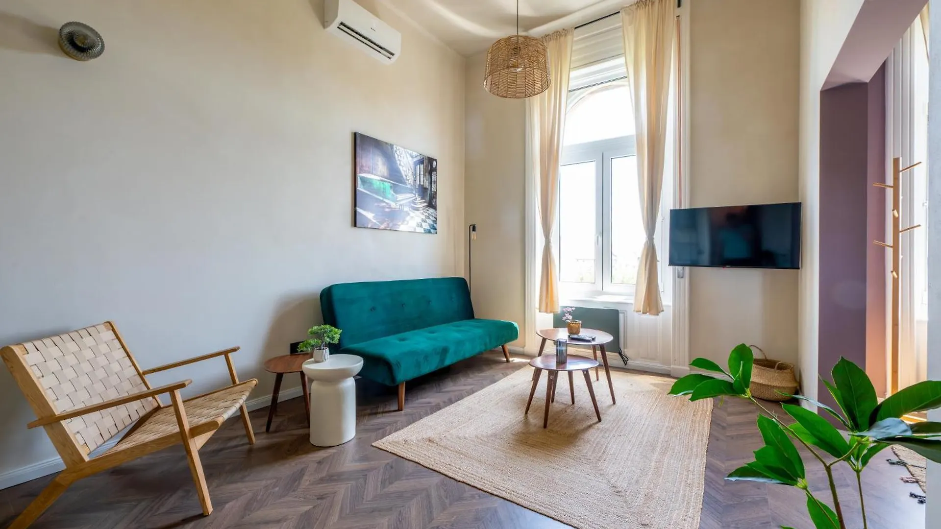 Budapest Central Artpark Suites 0*,